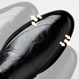 Pantofi de lux din piele, confecționați manual, pentru bărbați.