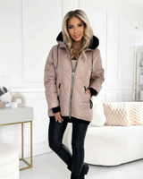 Jacheta matlasată cu glugă și croială confortabilă pentru femei®